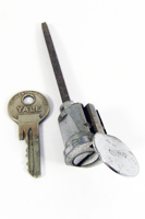yale pillar lock